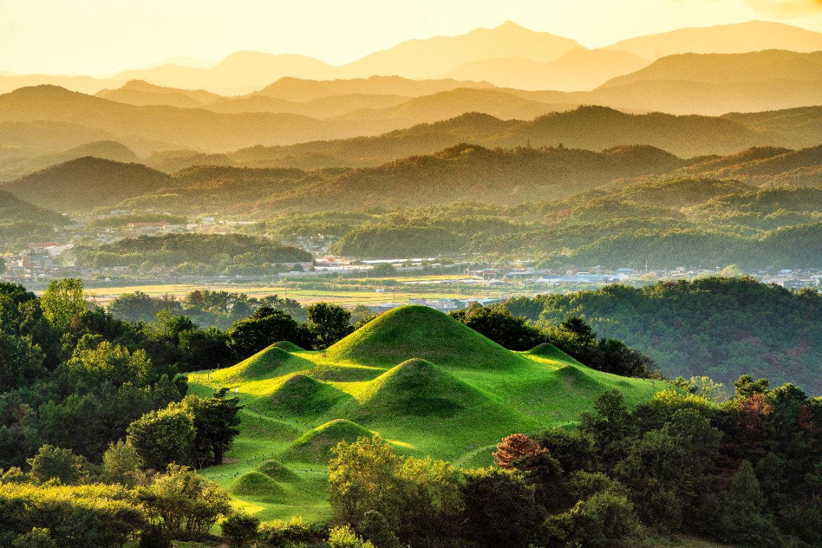 산그리메와 고분의 조화