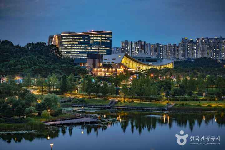 Sejong Lake Park