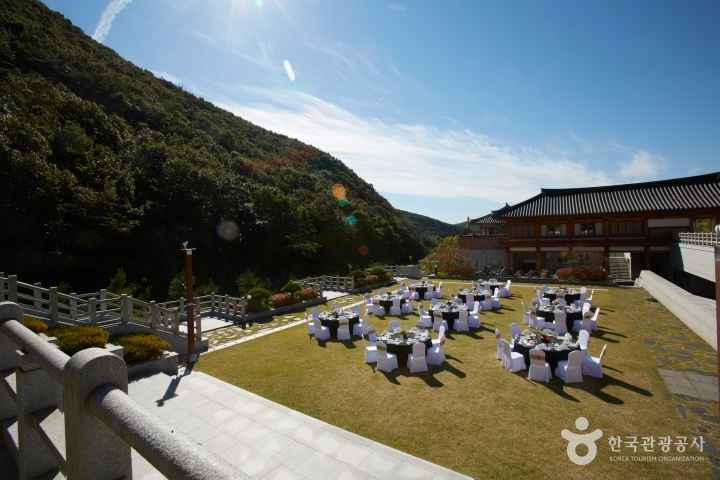 Gwangju Traditional Culture Center 