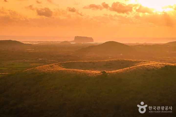 Morning on Darangswi Parasitic Cone