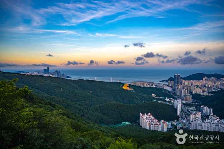 Hwangnyeongsan Viewing Lounge