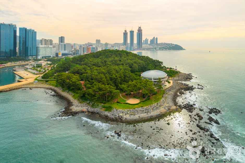 Haeundae Dongbaekseom Island