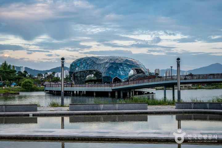 Sejong Lake Park