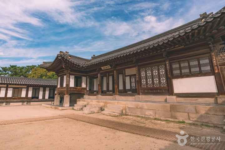 Changdeokgung Palace