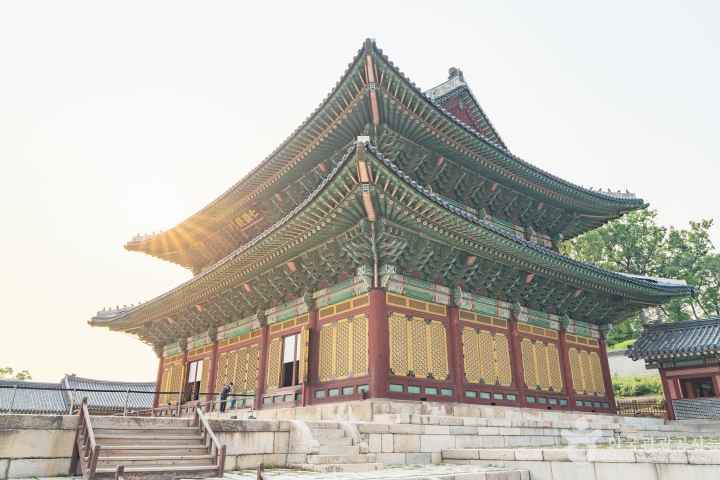 Changdeokgung Palace