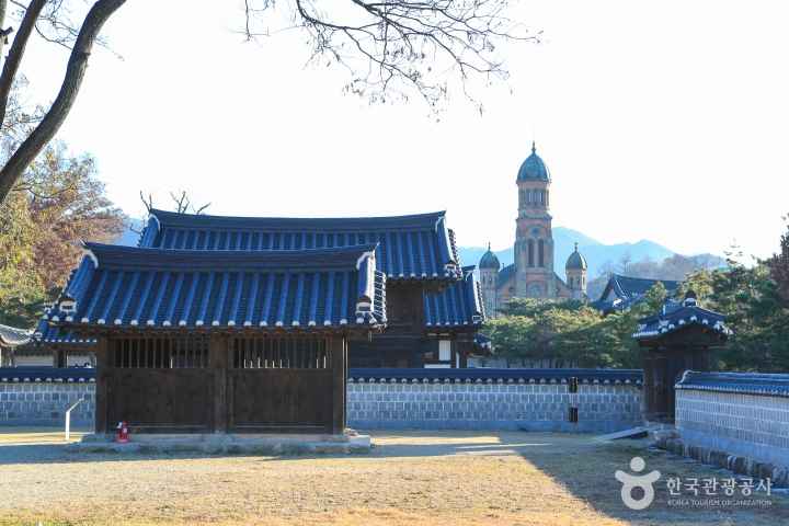 Gyeonggijeon Shrine