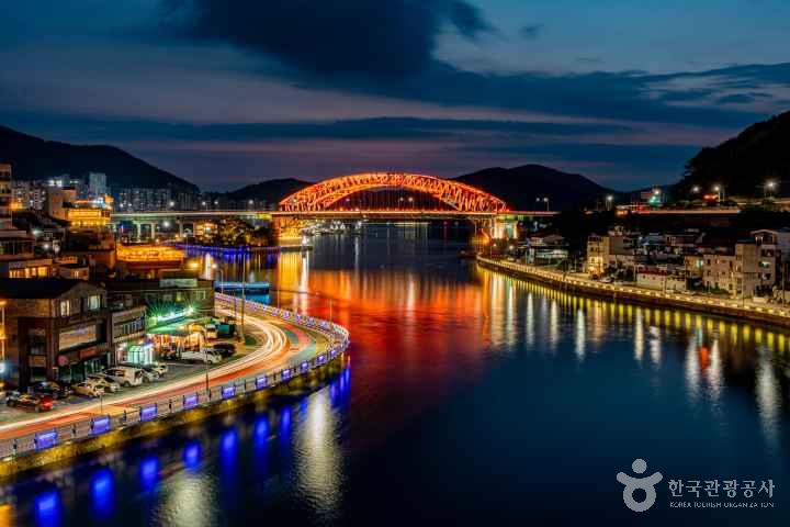Tongyeongdaegyo Bridge