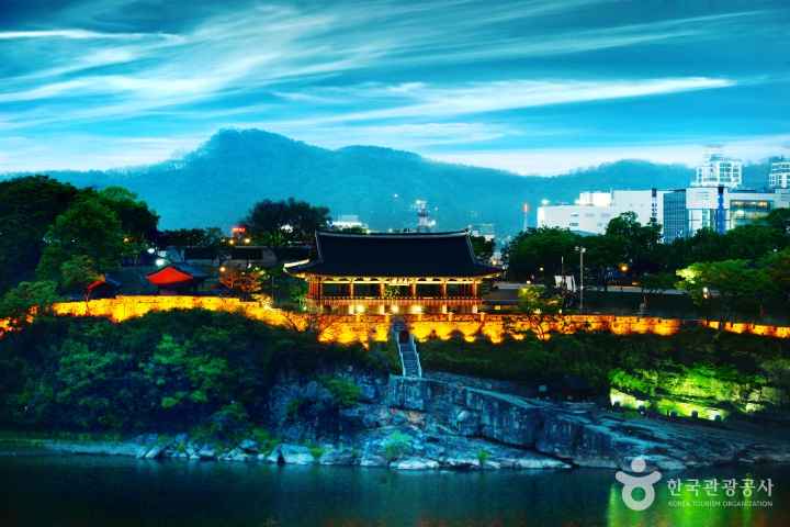 Chokseongnu Pavilion