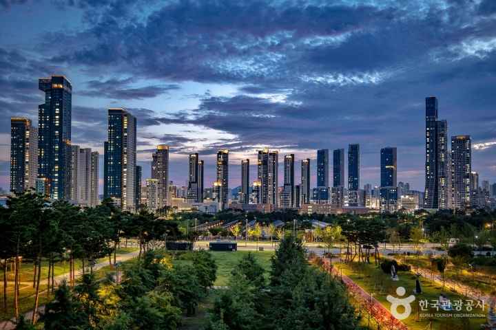 Sejong Lake Park