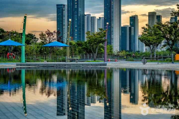 Sejong Lake Park