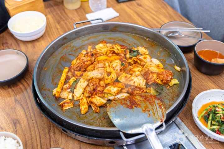 Dakgalbi(Stir-fried Chicken)