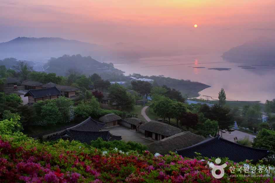 Morning in the Joseon Dynasty