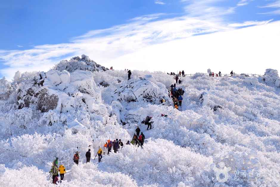 Snow-covered Deogyusan Mountain