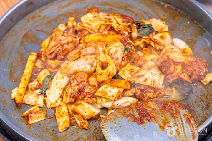 Dakgalbi(Stir-fried Chicken)