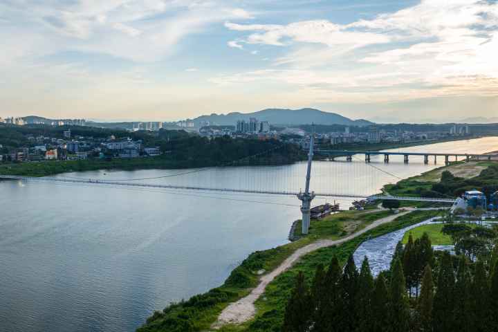 Yeoju Namhangang Suspension Bridge