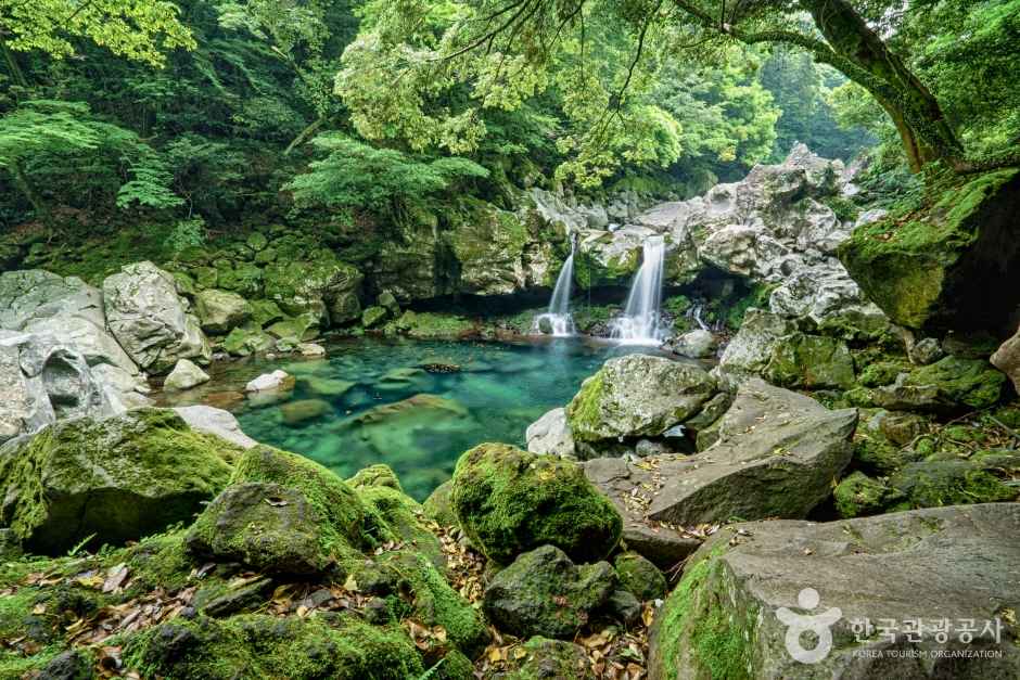 Wonang Falls of Donnaeko in Jeju