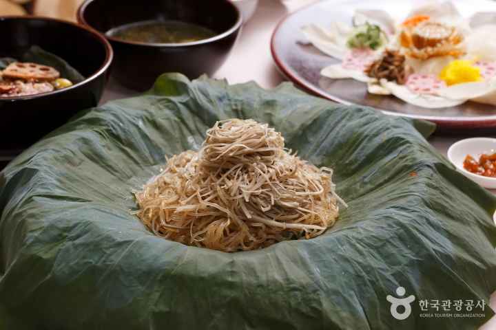 Temple Food_Gosang Restaurant