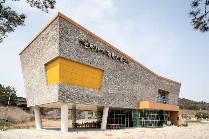 Museum of Buncheong Masters