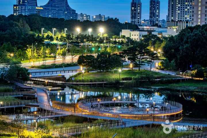 Sejong Lake Park