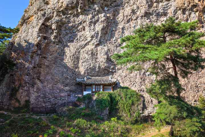 Gochang Byeongbawi Rock and Surroundings