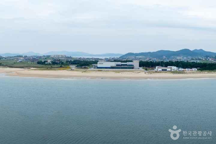 Sinji Myeongsasimni Beach