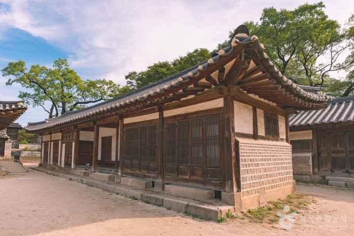 Changdeokgung Palace