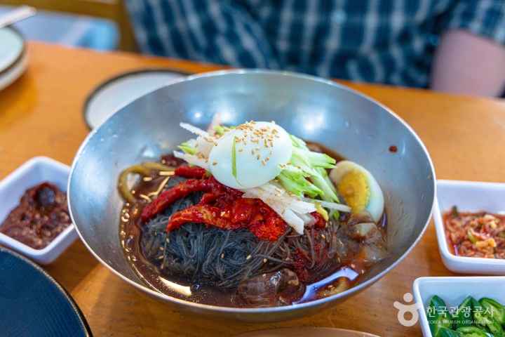 Hamheung Naengmyeon(Hamheung Cold Buckwheat Noodls)