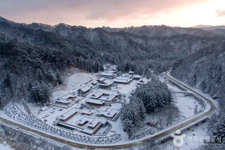 Winter of Woljeongsa Temple