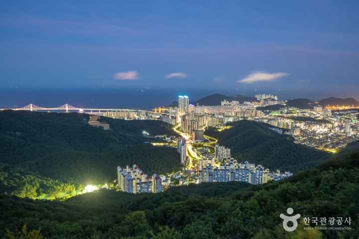 Hwangnyeongsan Viewing Lounge