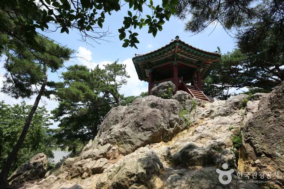 Baekhwajeong Pavilion 