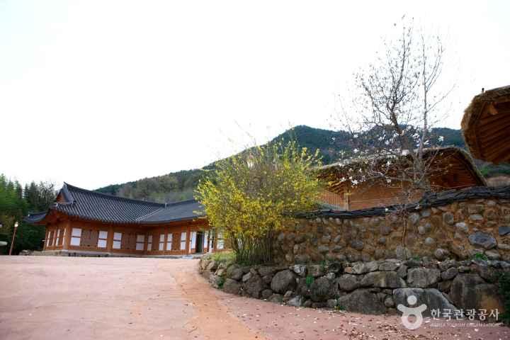Hadong Agriculture Tradition Exhibition Hall