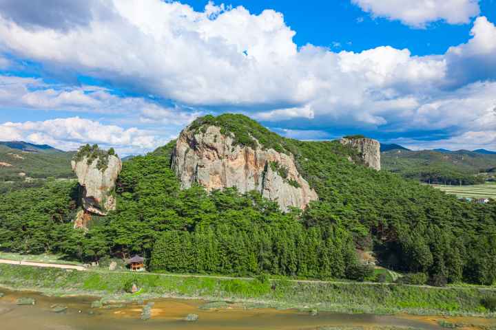 Gochang Byeongbawi Rock and Surroundings