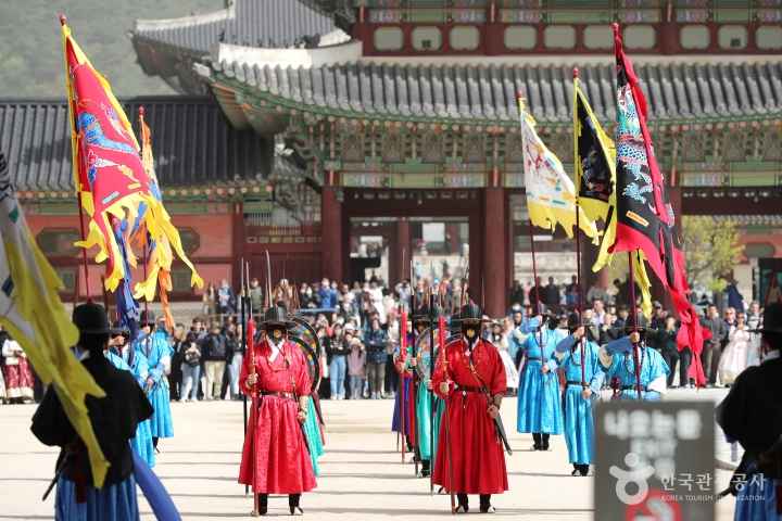 Gyeongbokgung Palace Royal Guard Changing Ceremony