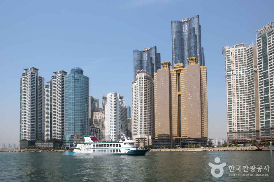 Busan Tiffany21 Cruise Ship
