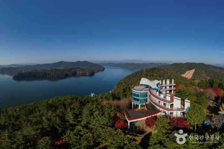 Jinyangho Lake Watchtower
