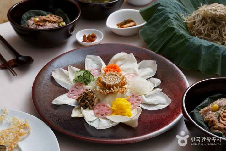 Temple Food_Gosang Restaurant