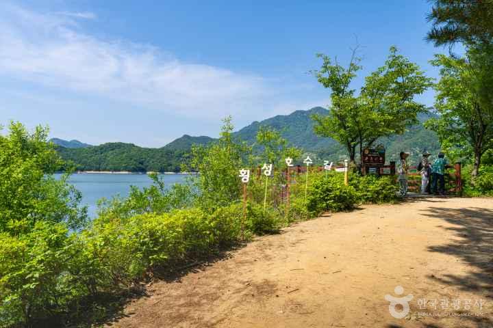 Hoengseonghosugil Trail