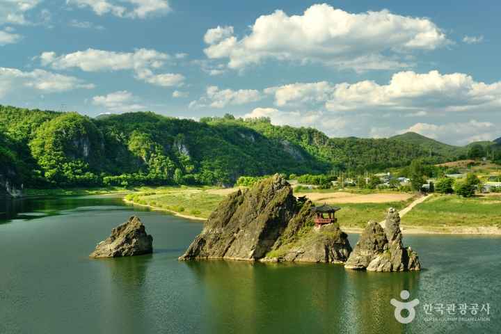 Dodamsambong Peaks