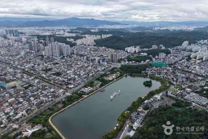 Suseongmot Lake Resort