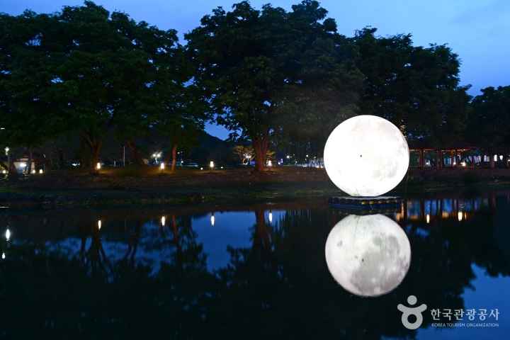 Jungangtap Park