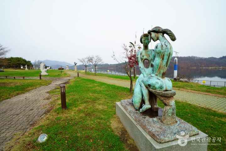 Jungangtap History Park