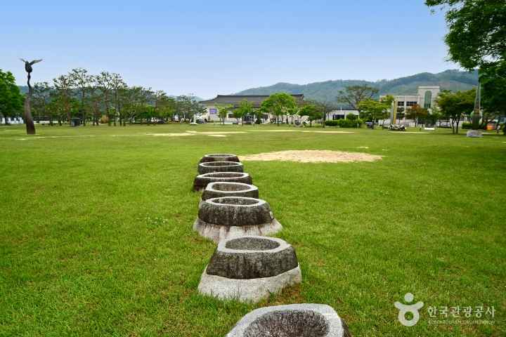 Jungangtap Park