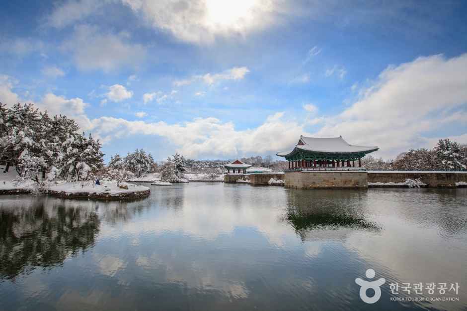 Snowscape of Donggung Palace & Wolji Pond