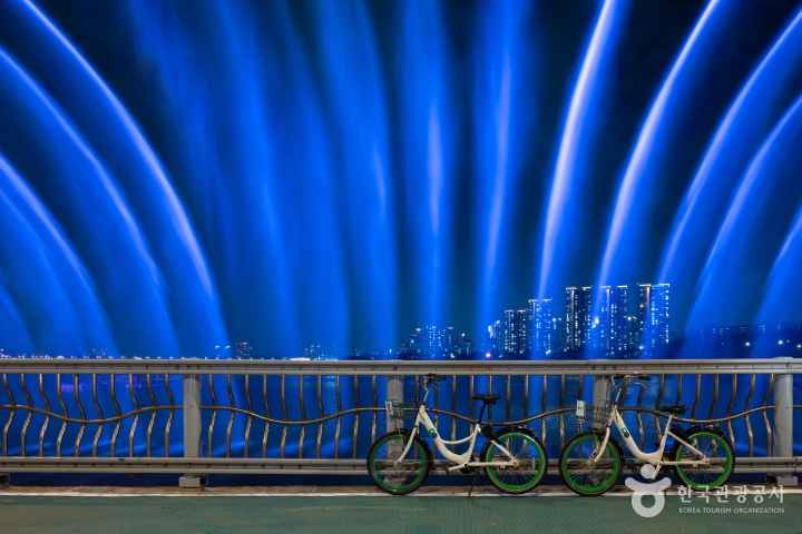 Banpo Bridge
