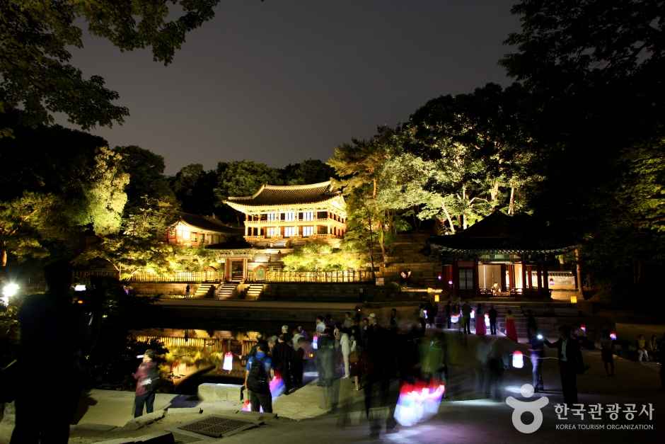 Moonlight Tour of Changdeokgung Palace