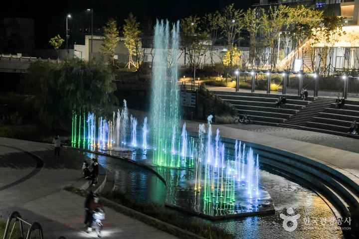 Sejong Lake Park