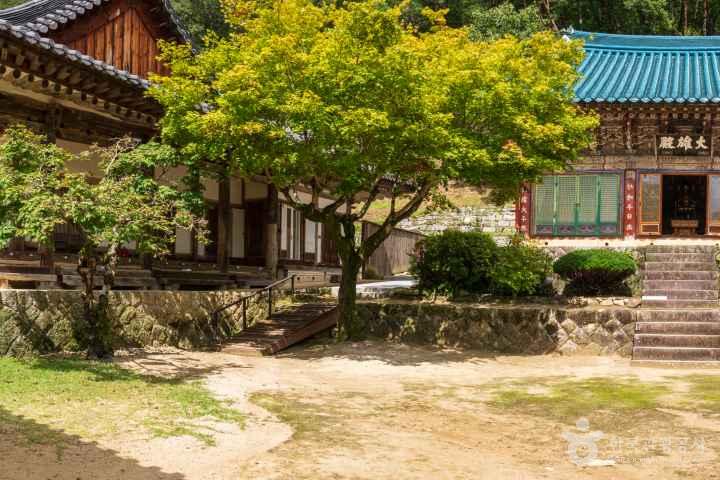 Gimcheon Cheongamsa Temple