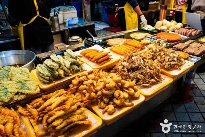 Sokcho Tourist & Fishery Market