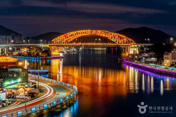 Tongyeongdaegyo Bridge