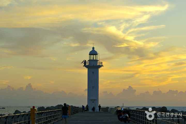 Hallim Port